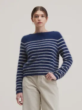 BR Dato Knit in Navy, White